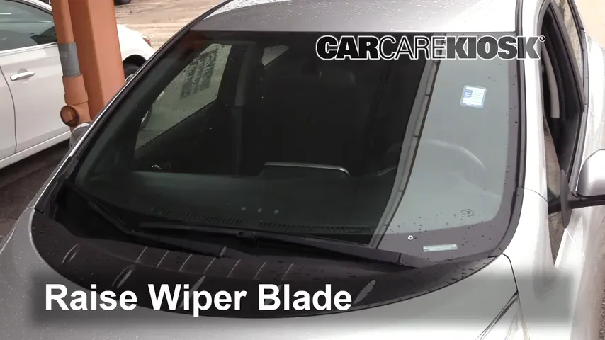 2013 Nissan Leaf SL Electric Balais essuie-glace avant Changer les balais des essuie-glace